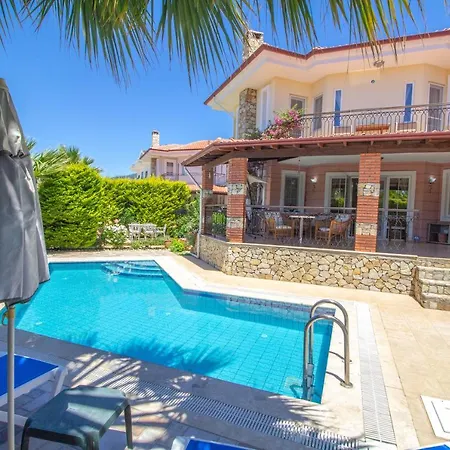 Kelebek Villa, Oezel Havuzlu, Villa