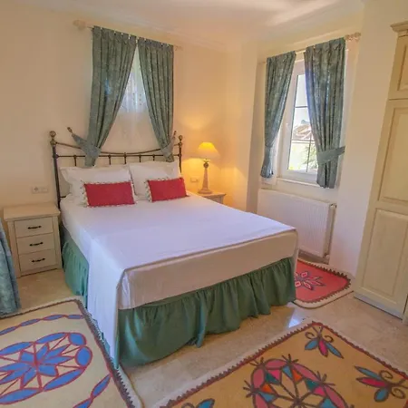 Kelebek Villa, Oezel Havuzlu, Villa