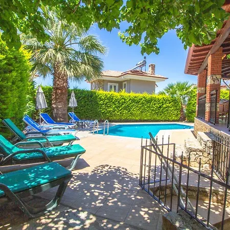 Kelebek Villa, Oezel Havuzlu, Villa