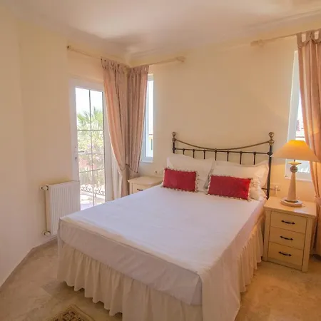 Kelebek Villa, Oezel Havuzlu, * 페티예